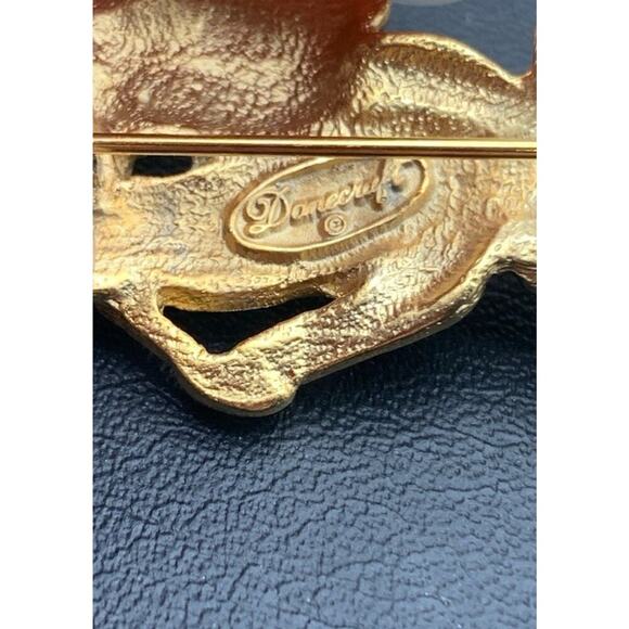 Vintage Danecraft Farmer Bunny Pin Brooch Gold Tone Rabbit Gardening Signed - Picture 4 of 5